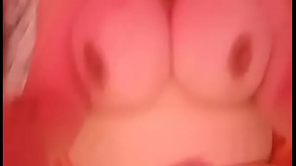 Tetas grandes de Veterana caliente