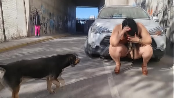 Bella profesora meando en Cartagena Colombia